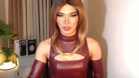 Miss Andrea online show from 10.11.25