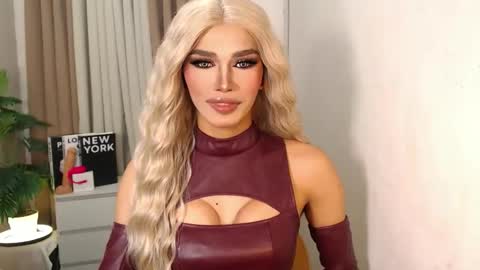 Miss Andrea online show from 11.20.25