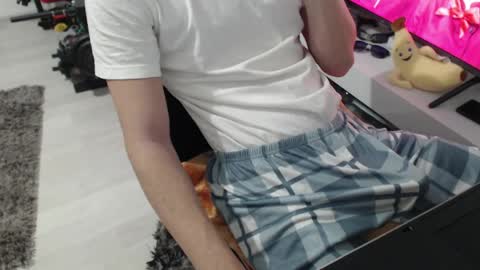 uniqueboy22 online show from 04.22.26