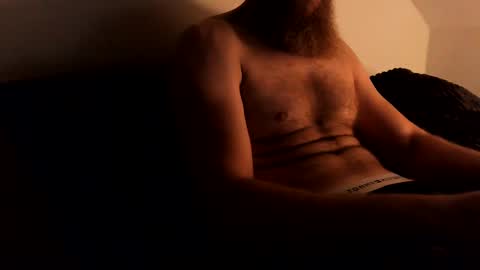 Snapshot of unknownbeard89 chatting on 12.14.24 unknownbeard89 online show from 12.14.24