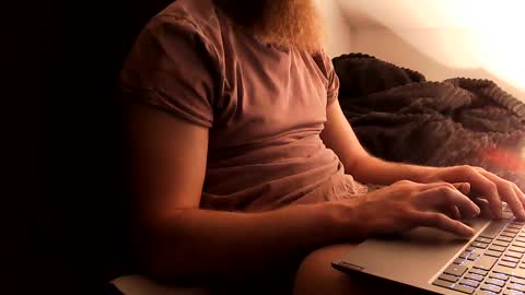 Snapshot of unknownbeard89 chatting on 02.12.25 unknownbeard89 online show from 02.12.25