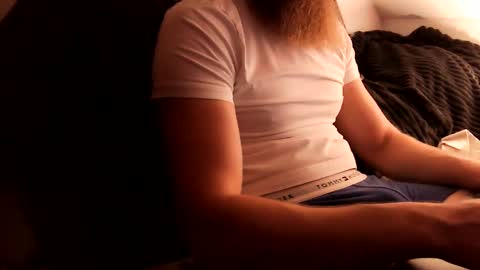 Snapshot of unknownbeard89 chatting on 02.21.25 unknownbeard89 online show from 02.21.25