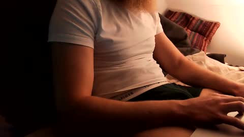 Snapshot of unknownbeard89 chatting on 02.22.25 unknownbeard89 online show from 02.22.25