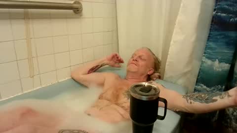 Snapshot of unwanted_boner chatting on 04.05.26 unwanted_boner online show from 04.05.26