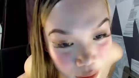 Snapshot of ur_anarosesexdoll chatting on 10.14.25 anarose online show from 10.14.25