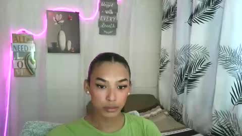 ur_dazzlingmorenaxx online show from 05.18.26