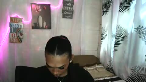 ur_dazzlingmorenaxx online show from 06.11.26