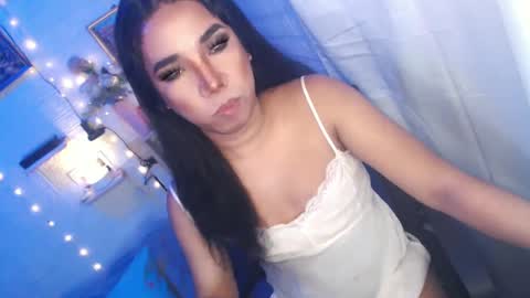 Snapshot of ur_hot_tommiexx chatting on 01.05.25 jennie online show from 01.05.25