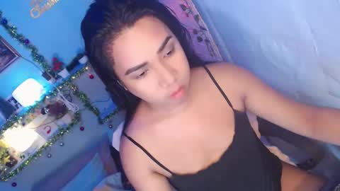 Snapshot of ur_hot_tommiexx chatting on 10.08.25 jennie online show from 10.08.25