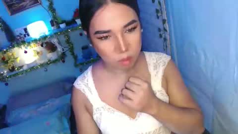 Snapshot of ur_hot_tommiexx chatting on 11.23.25 jennie online show from 11.23.25