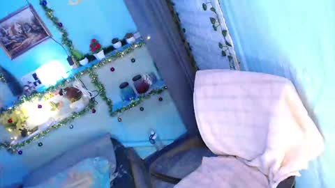 Snapshot of ur_hot_tommiexx chatting on 12.04.25 jennie online show from 12.04.25