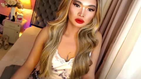 Snapshot of ur_sassygirl chatting on 02.18.25 Kath online show from 02.18.25