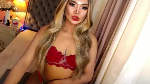 Snapshot of ur_sassygirl chatting on 02.19.25 Kath online show from 02.19.25