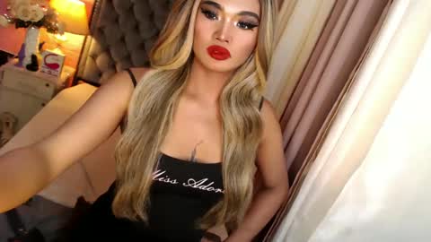 Snapshot of ur_sassygirl chatting on 02.21.25 Kath online show from 02.21.25