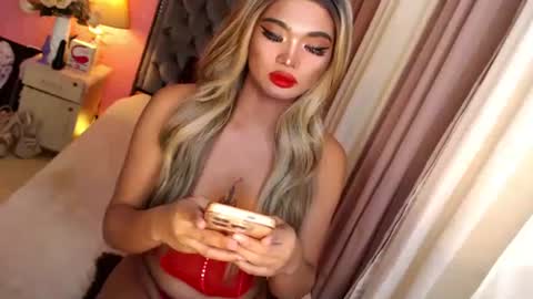 Snapshot of ur_sassygirl chatting on 03.06.25 Kath online show from 03.06.25