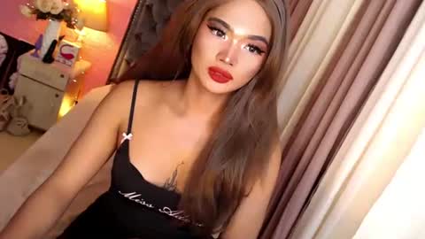 Snapshot of ur_sassygirl chatting on 03.08.25 Kath online show from 03.08.25