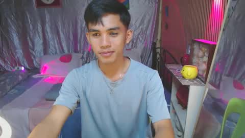 Snapshot of ur_shan21 chatting on 11.18.25 ur_shan21 online show from 11.18.25