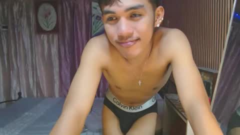 Snapshot of ur_shan21 chatting on 12.02.25 ur_shan21 online show from 12.02.25