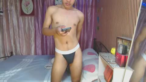 Snapshot of ur_shan21 chatting on 12.04.25 ur_shan21 online show from 12.04.25