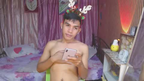 Snapshot of ur_shan21 chatting on 12.16.25 ur_shan21 online show from 12.16.25