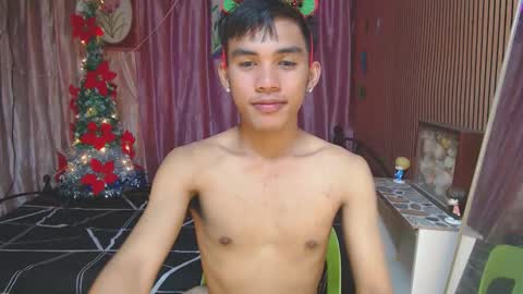 Snapshot of ur_shan21 chatting on 12.17.25 ur_shan21 online show from 12.17.25