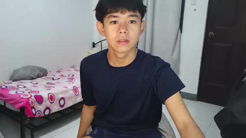 Snapshot of ur_younngtwinkxxx chatting on 01.19.26 Ken online show from 01.19.26