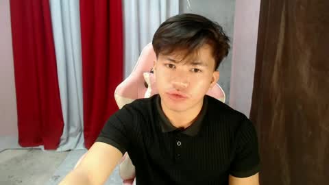 Snapshot of urasian_gil chatting on 06.20.26 macky online show from 06.20.26