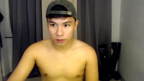 Snapshot of urasian_hardcockxx chatting on 01.14.25 milly online show from 01.14.25