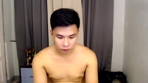 Snapshot of urasian_hardcockxx chatting on 02.21.25 milly online show from 02.21.25