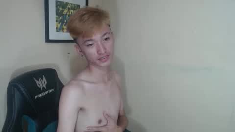 urasian_ladyboyxxx online show from 04.23.26