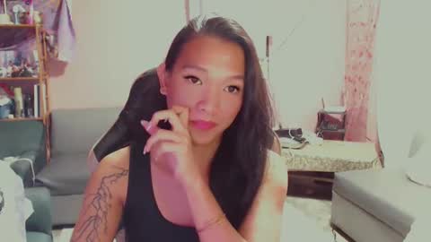 NEWRA  ALLISON online show from 02.11.25