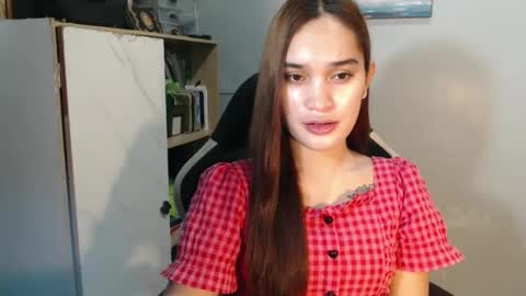 Snapshot of urasianfuckprincessxxx chatting on 12.17.24 urasianfuckprincessxxx online show from 12.17.24