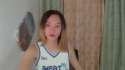 urasianharaxxx online show from 12.17.24