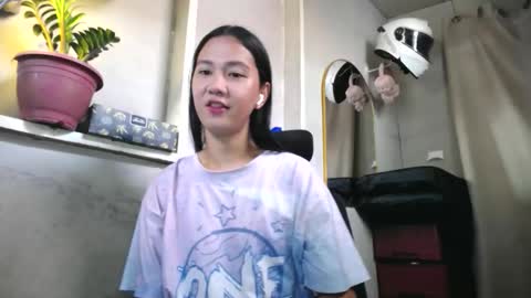 Snapshot of urasiantserika chatting on 04.18.26 Erika online show from 04.18.26