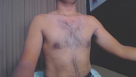 Snapshot of urasianversahunkxx chatting on 12.12.24 johnzen online show from 12.12.24