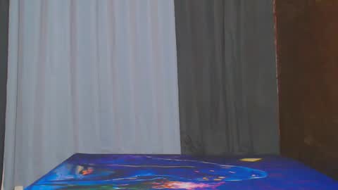 Snapshot of urasianversahunkxx chatting on 12.13.24 johnzen online show from 12.13.24