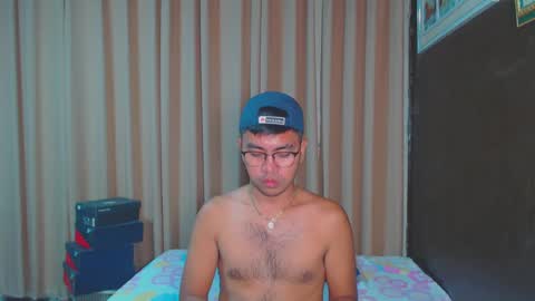 Snapshot of urasianversahunkxx chatting on 02.02.25 johnzen online show from 02.02.25