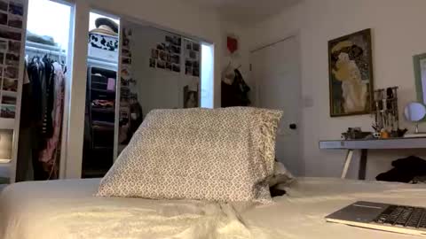 urbabygurl13 online show from 04.25.26