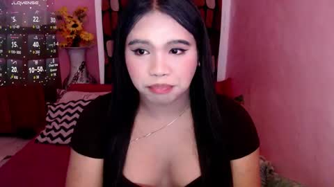 Snapshot of urbabysofia0305 chatting on 11.23.25 Sofia online show from 11.23.25