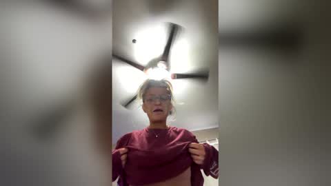 urblondeobsessionxo online show from 04.19.26