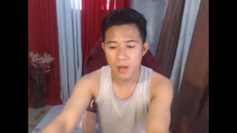 Snapshot of urboy_cass chatting on 09.18.25 urboy_cass online show from 09.18.25