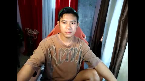 Snapshot of urboy_cass chatting on 09.23.25 urboy_cass online show from 09.23.25
