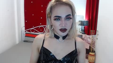 KENDALL online show from 02.04.25