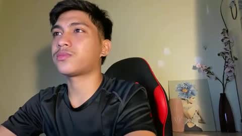 Snapshot of urcuteguy_jhonx chatting on 10.27.25 Dannie online show from 10.27.25