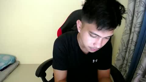 Snapshot of urcuteguy_jhonx chatting on 11.29.25 Dannie online show from 11.29.25