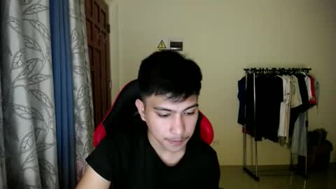 Snapshot of urcuteguy_jhonx chatting on 11.30.25 Dannie online show from 11.30.25