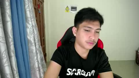 Snapshot of urcuteguy_jhonx chatting on 12.13.25 Dannie online show from 12.13.25