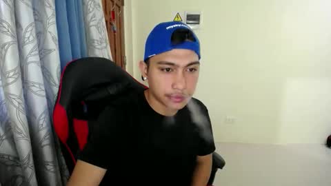 Snapshot of urcuteguy_jhonx chatting on 12.14.25 Dannie online show from 12.14.25