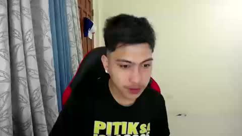 Snapshot of urcuteguy_jhonx chatting on 12.17.25 Dannie online show from 12.17.25