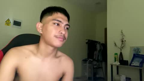 Snapshot of urcuteguy_jhonx chatting on 03.17.26 Dannie online show from 03.17.26